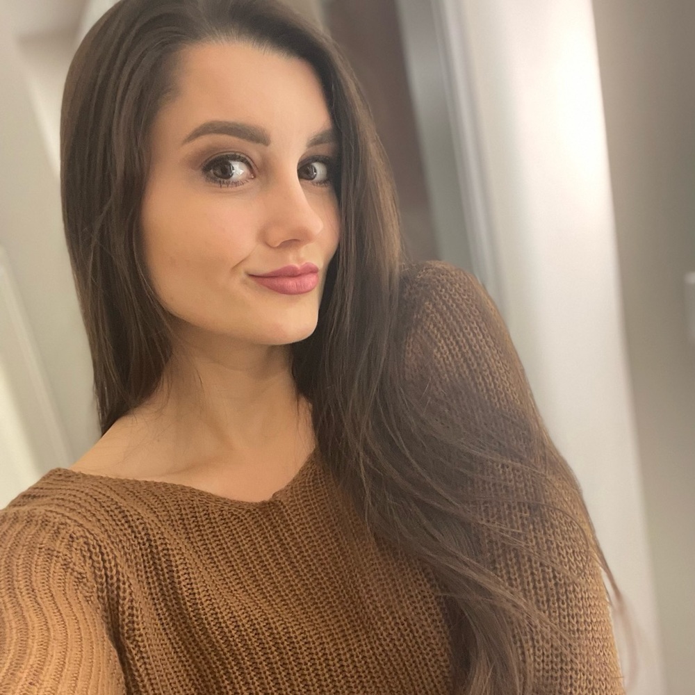 Meet your Posher, Adelle